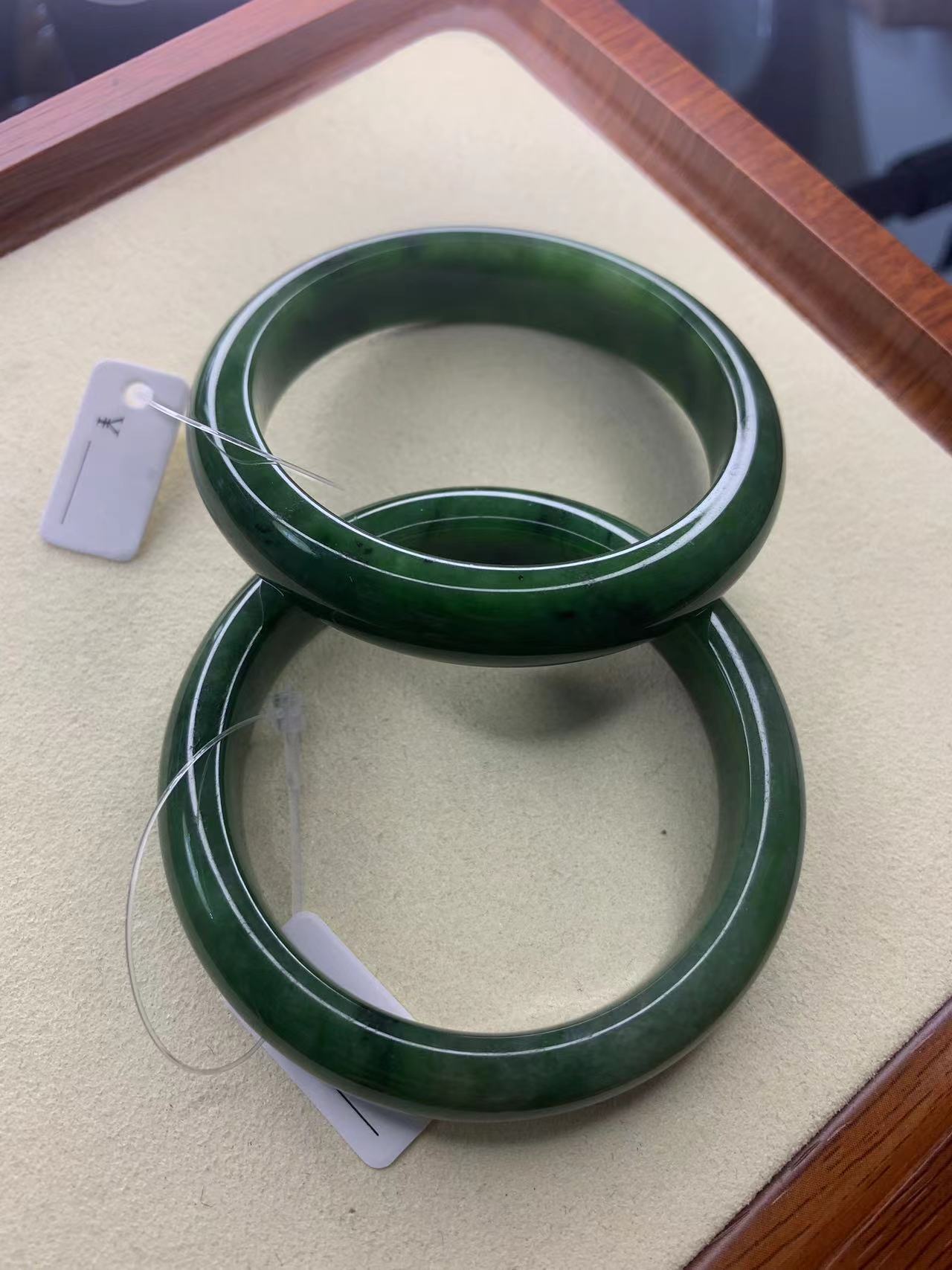 和田碧玉手镯时尚百搭款