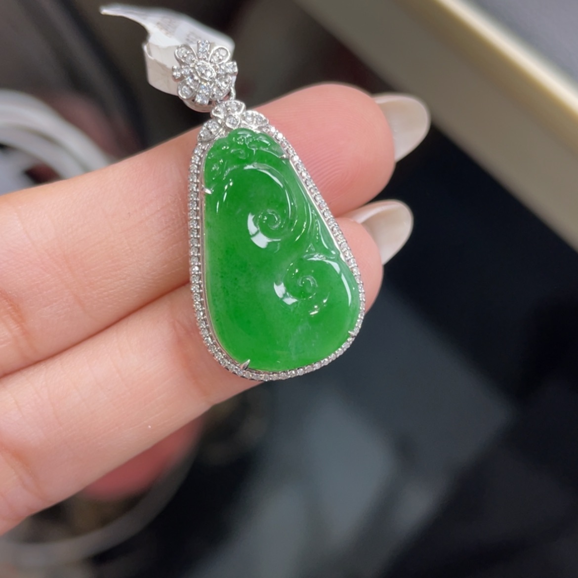 【闪购商品】翡翠颈饰18K金镶嵌