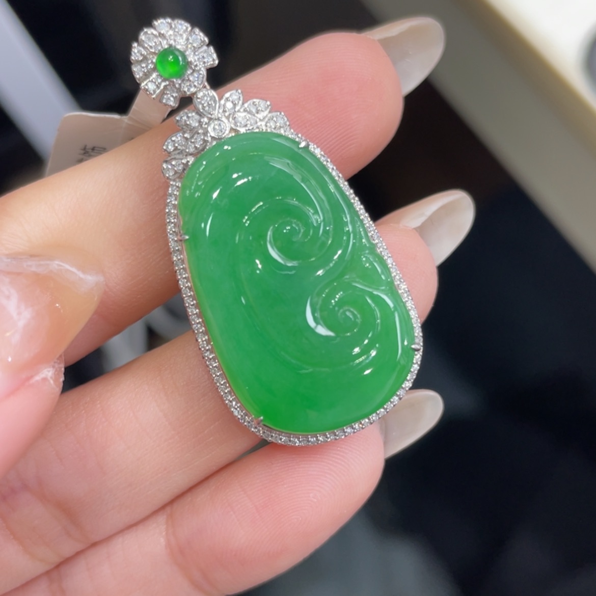 【闪购商品】翡翠颈饰18K金镶嵌