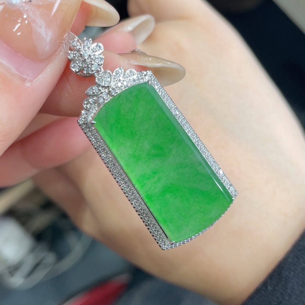 【闪购商品】翡翠颈饰18K金镶嵌