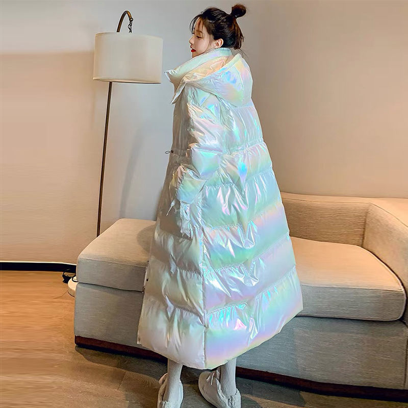 羽绒服女新款亮面炫彩免洗连帽过膝长款大码加厚羽绒服幻彩