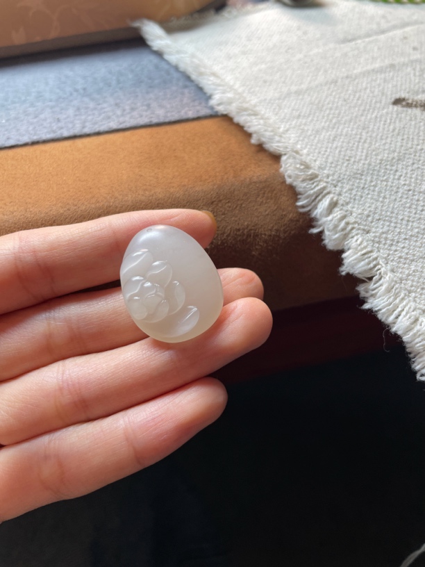 和田玉藕粉荷花吊坠