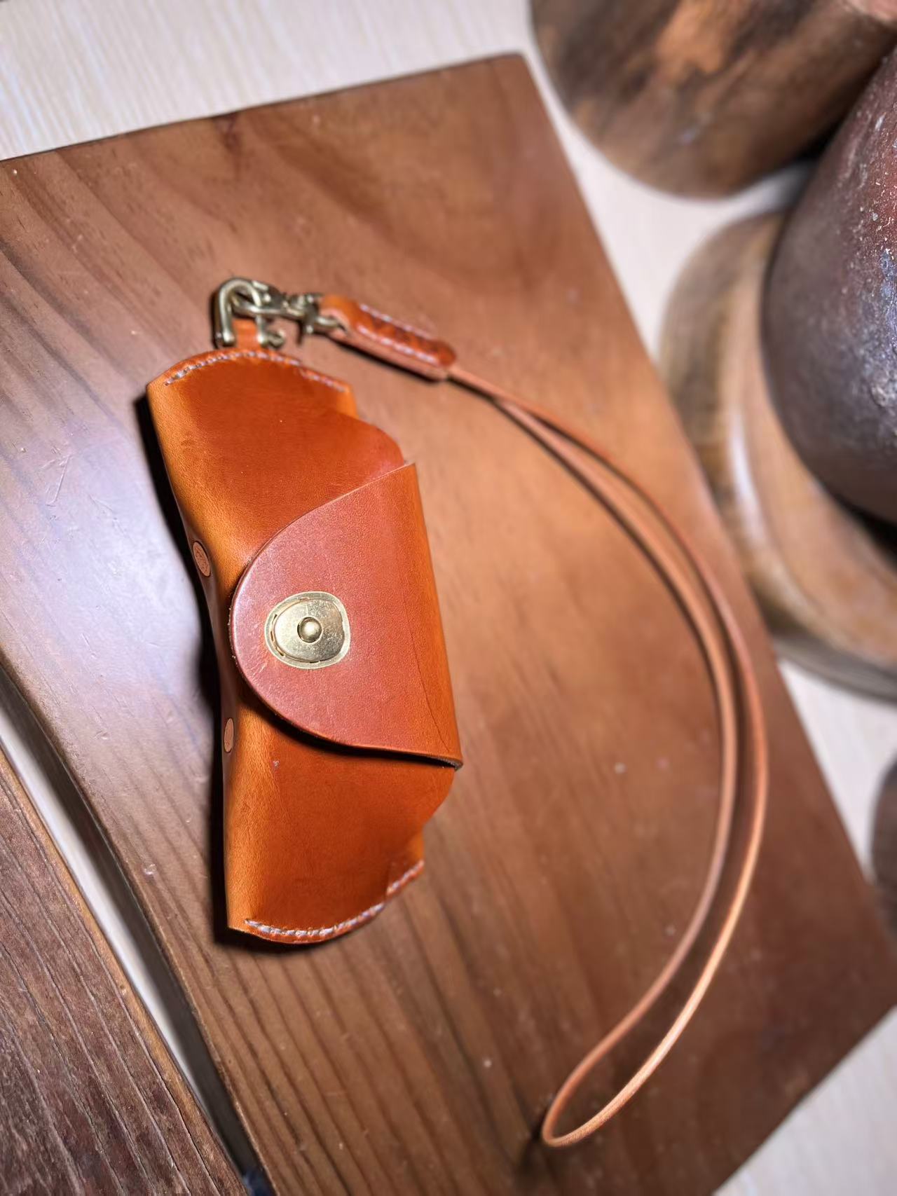 手工美式复古指柔牛皮眼镜盒近视镜墨镜太阳镜便携挂绳真皮收纳盒