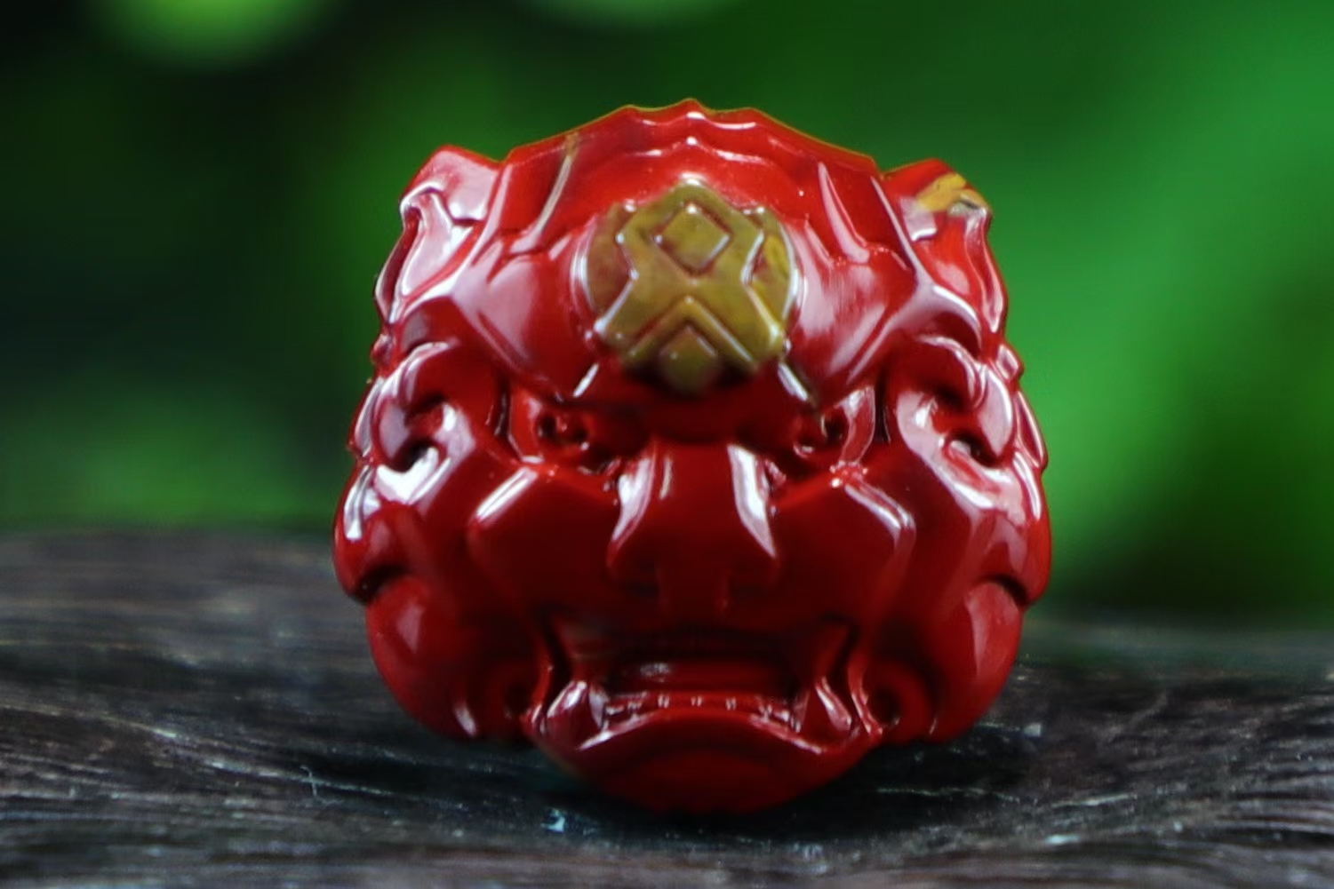 川料九口包浆南红虎面