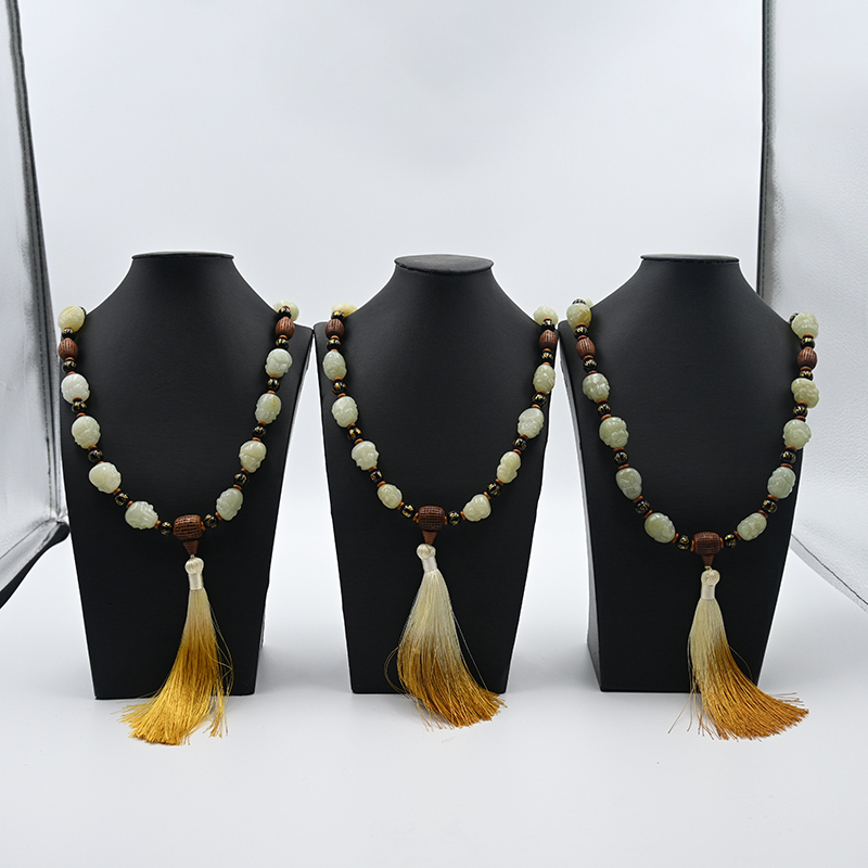 新疆和田玉罗汉雕刻手持双面精工雕刻精心设计【多样性发拍一发一】