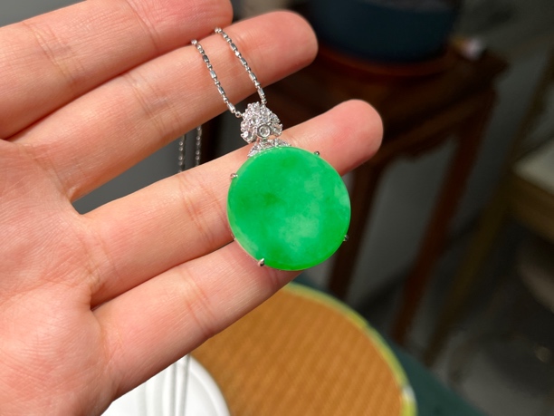 翡翠平安无事圆牌