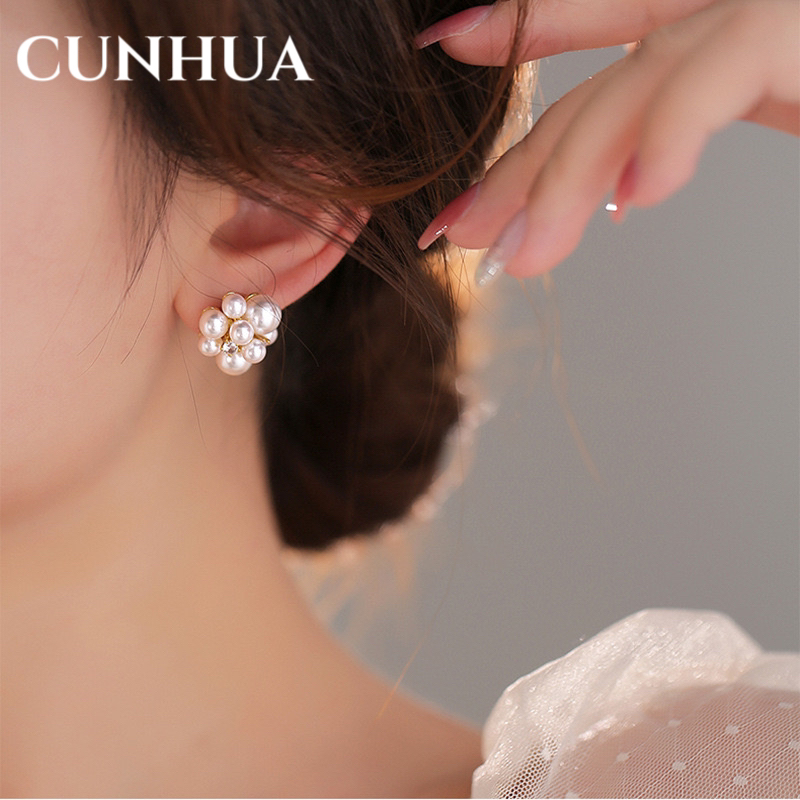 合金仿珍珠耳饰 女金色千金风白色耳钉复古耳饰简约法式清新优雅