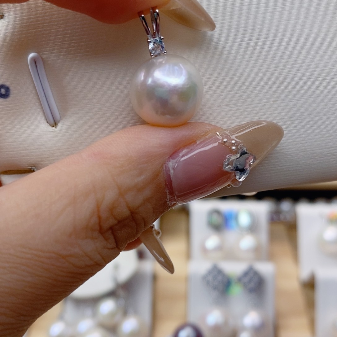 淡水珍珠吊坠(赠链)银S925镶嵌