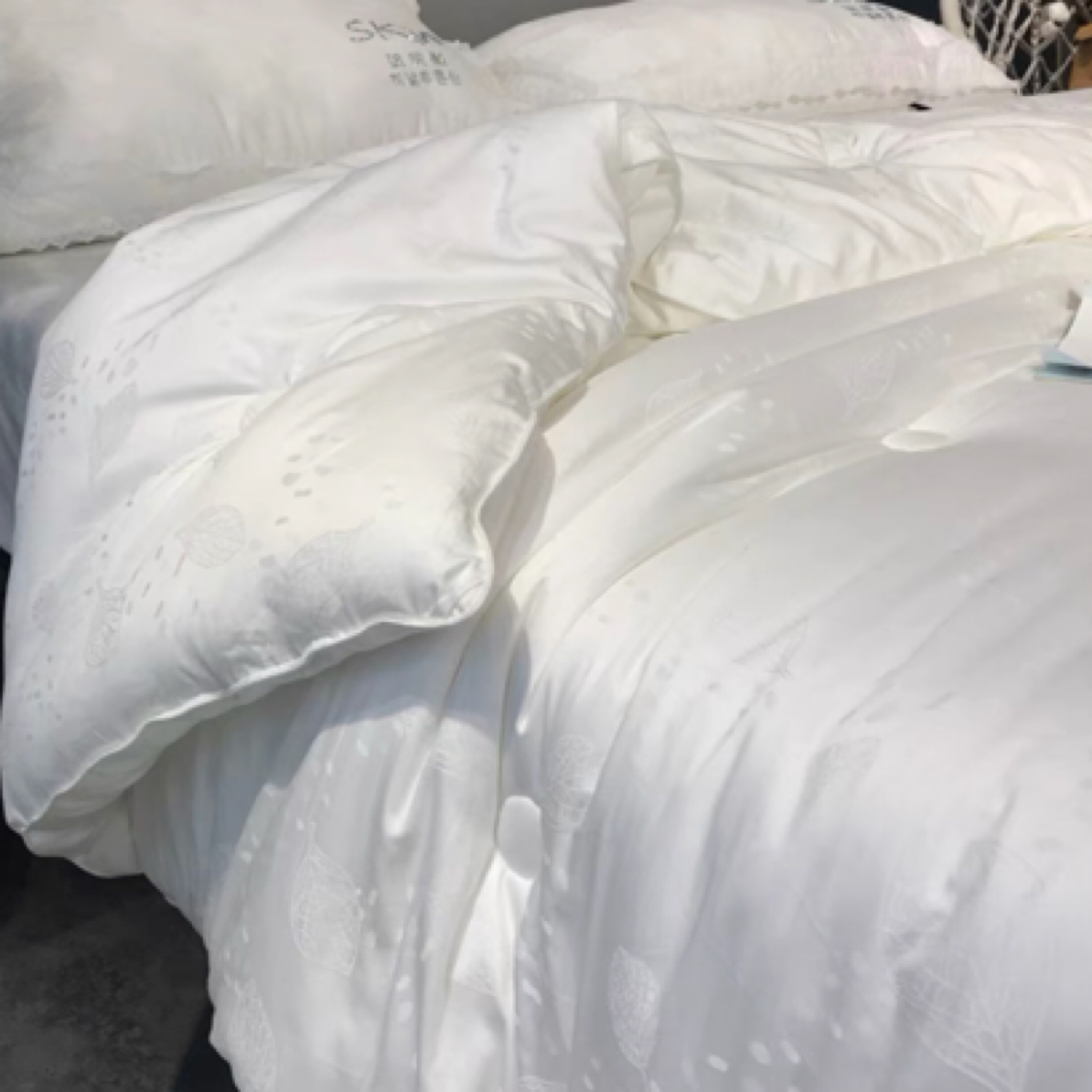 柔软玻尿酸简约提花加厚十斤冬被