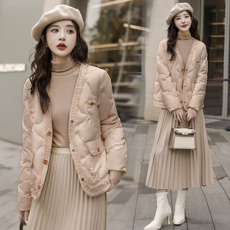 小香风轻薄羽绒服女2023新款冬季v领短款小个子高级感超好看外套