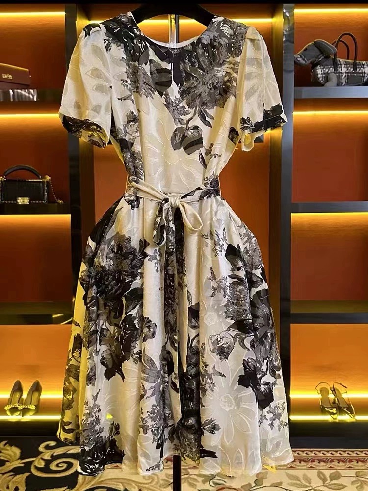 【1200-1399】轻奢浪漫度假风女神范连衣裙女