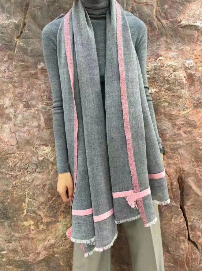 《精选专属》内蒙古纯山羊绒围巾披肩