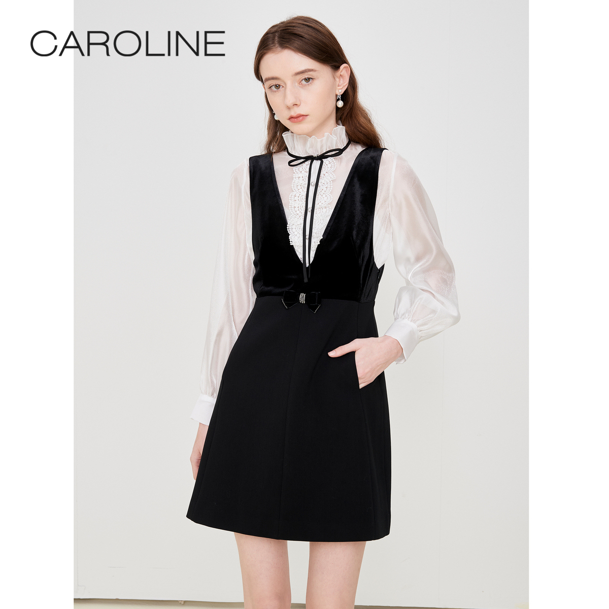 【老板娘夏天】Caroline春款无袖V领外搭收腰短款连衣裙ECRCAC05