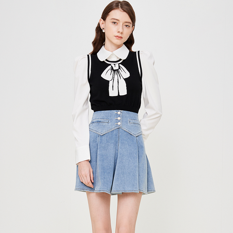 【诗语专属】Caroline春季新款高腰珍珠扣短款牛仔半身裙WCRCAA30