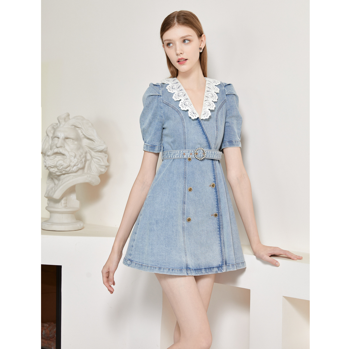 【陈大可专属】Caroline夏季新款拼接收腰短款抽褶牛仔连衣裙ECRCBA