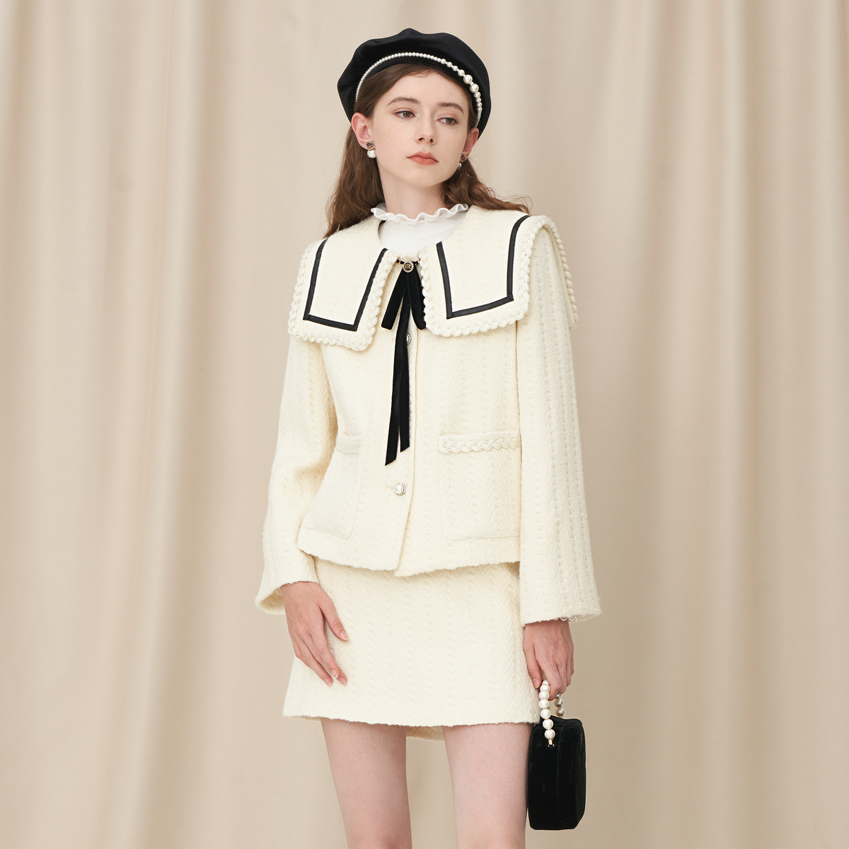 【千颂妮专享】Caroline春季新款海军领丝绒蝴蝶结毛呢短外套