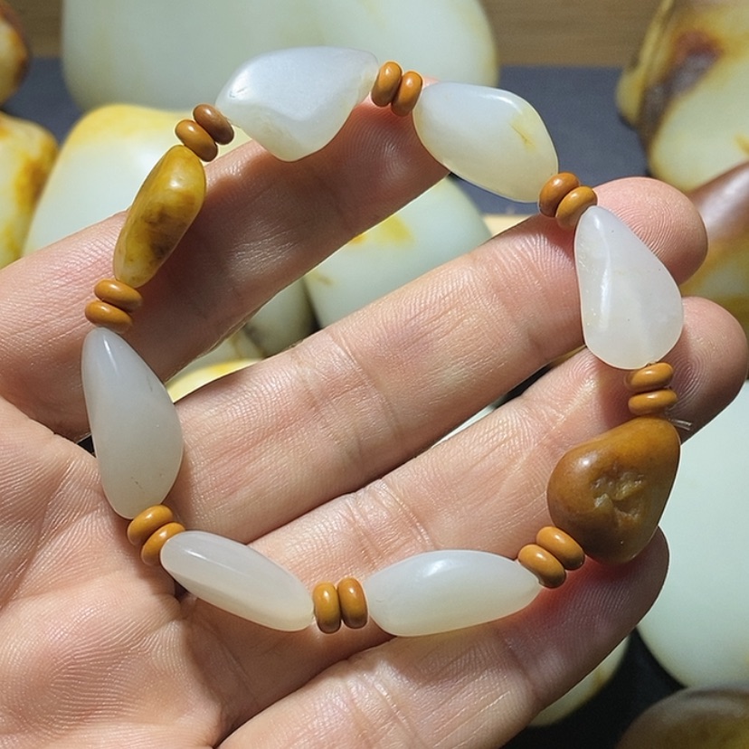 【闪购商品】和田玉（糖玉）1未镶嵌v****a