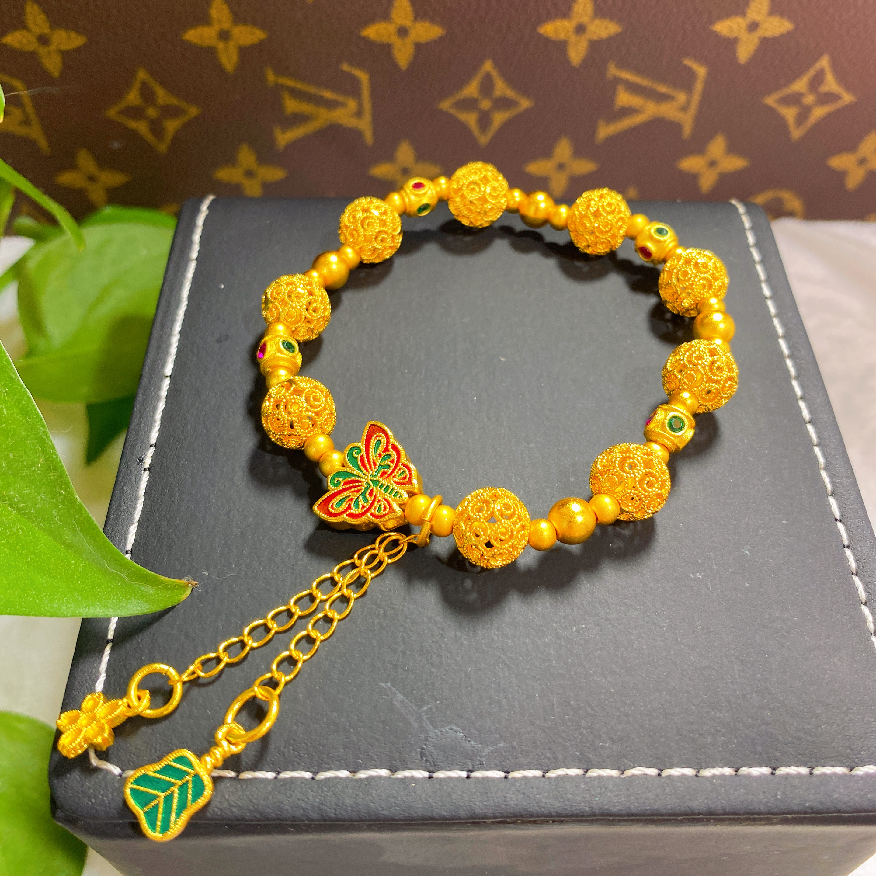 精工手链 蝴蝶流苏绣球手链轻奢时尚手串