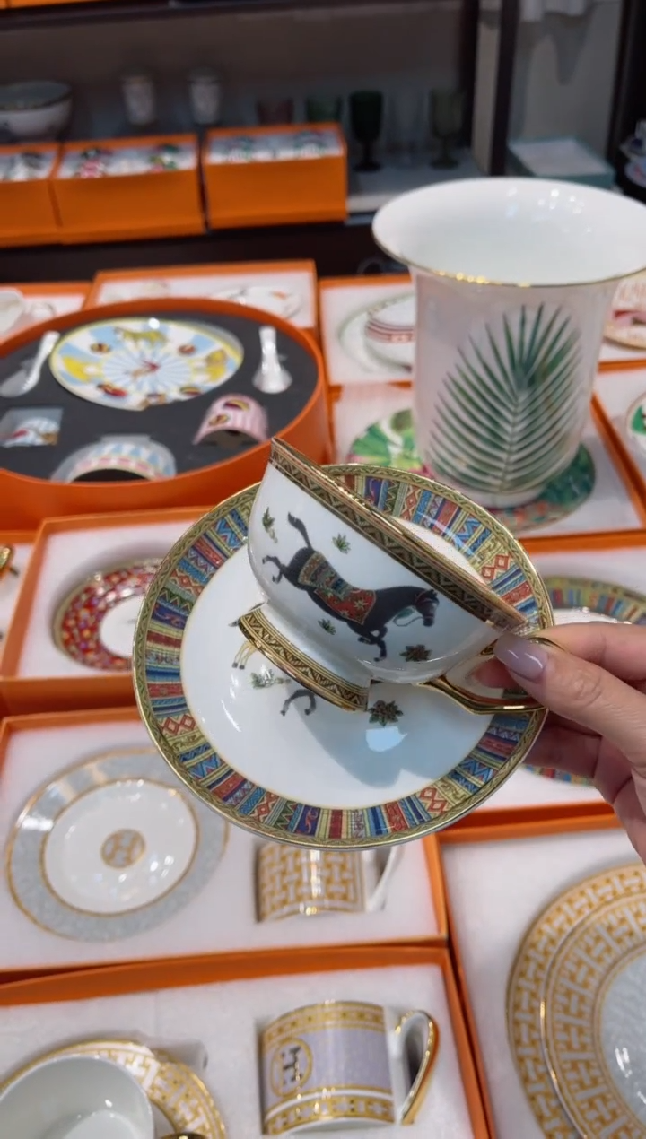 【闪购商品】骨瓷瓷片骏马杯碟