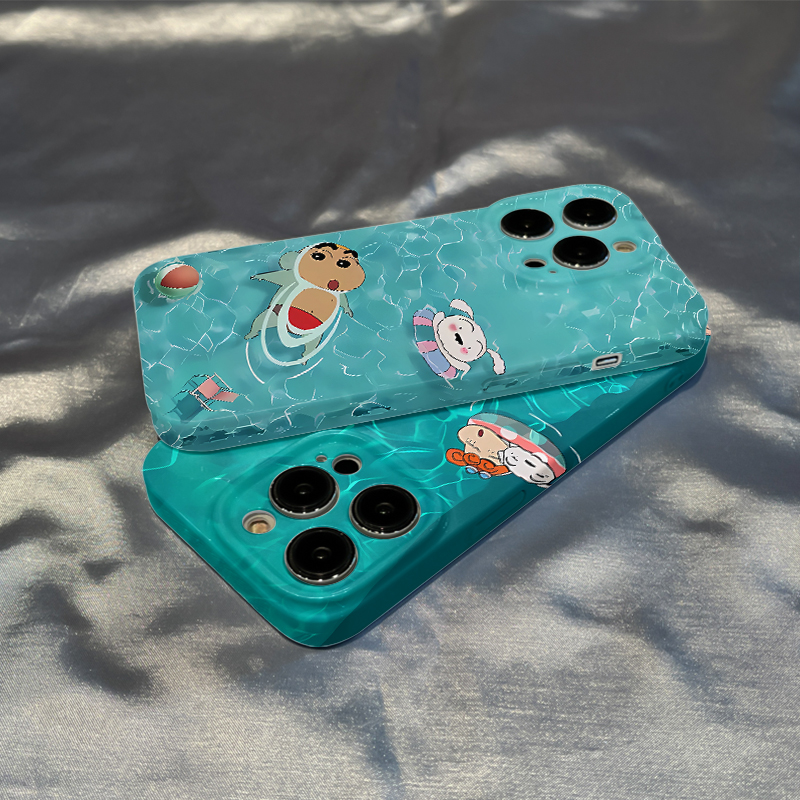 菲林泳池小新适用苹果15/14promax手机壳iPhone13/12新款11硬壳8p