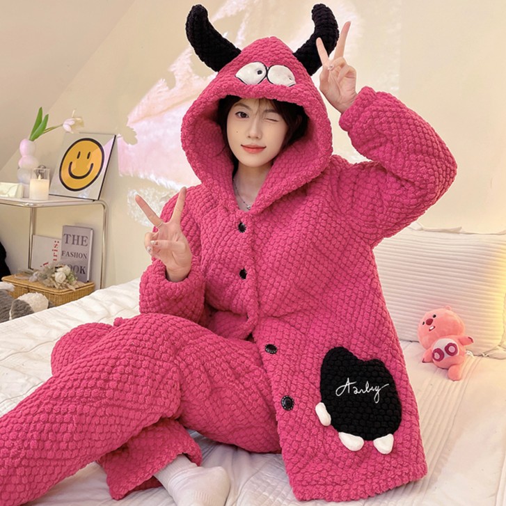 睡衣女冬珊瑚绒三层夹棉加绒加厚连帽保暖卡通可外穿法兰绒家居服