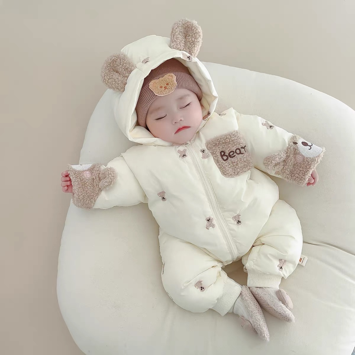 超萌婴儿连体衣服秋冬季夹棉新生儿宝宝加绒加厚冬装外出棉服套装