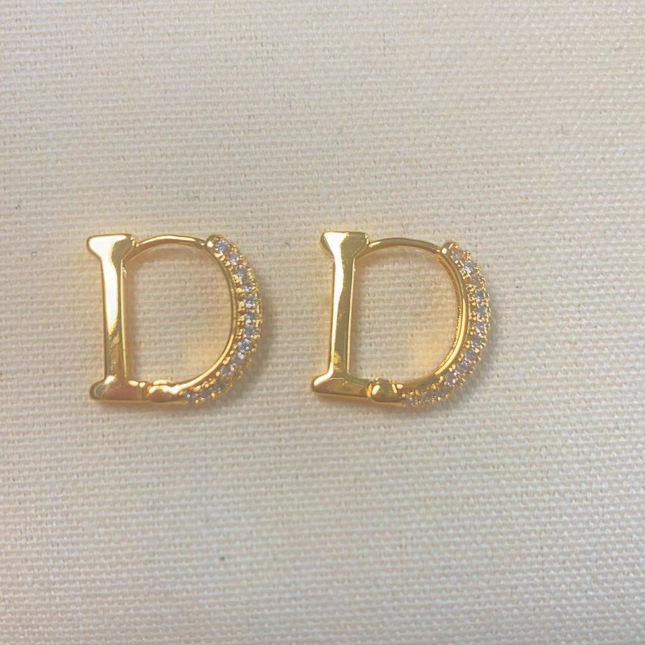 铜合金耳饰 d字母气质轻奢时尚百搭小众简约个性金色