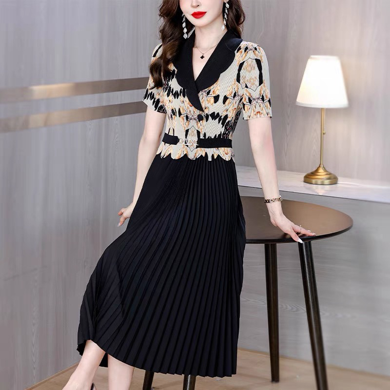 三宅褶皱时尚款连衣裙