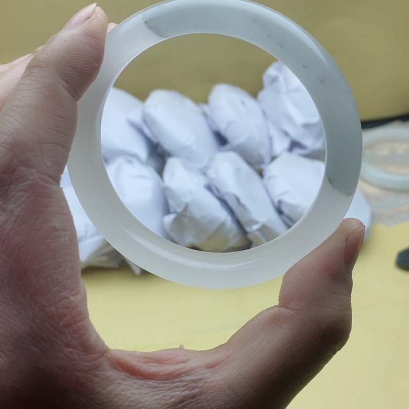 【闪购商品】石英质玉手镯未镶嵌