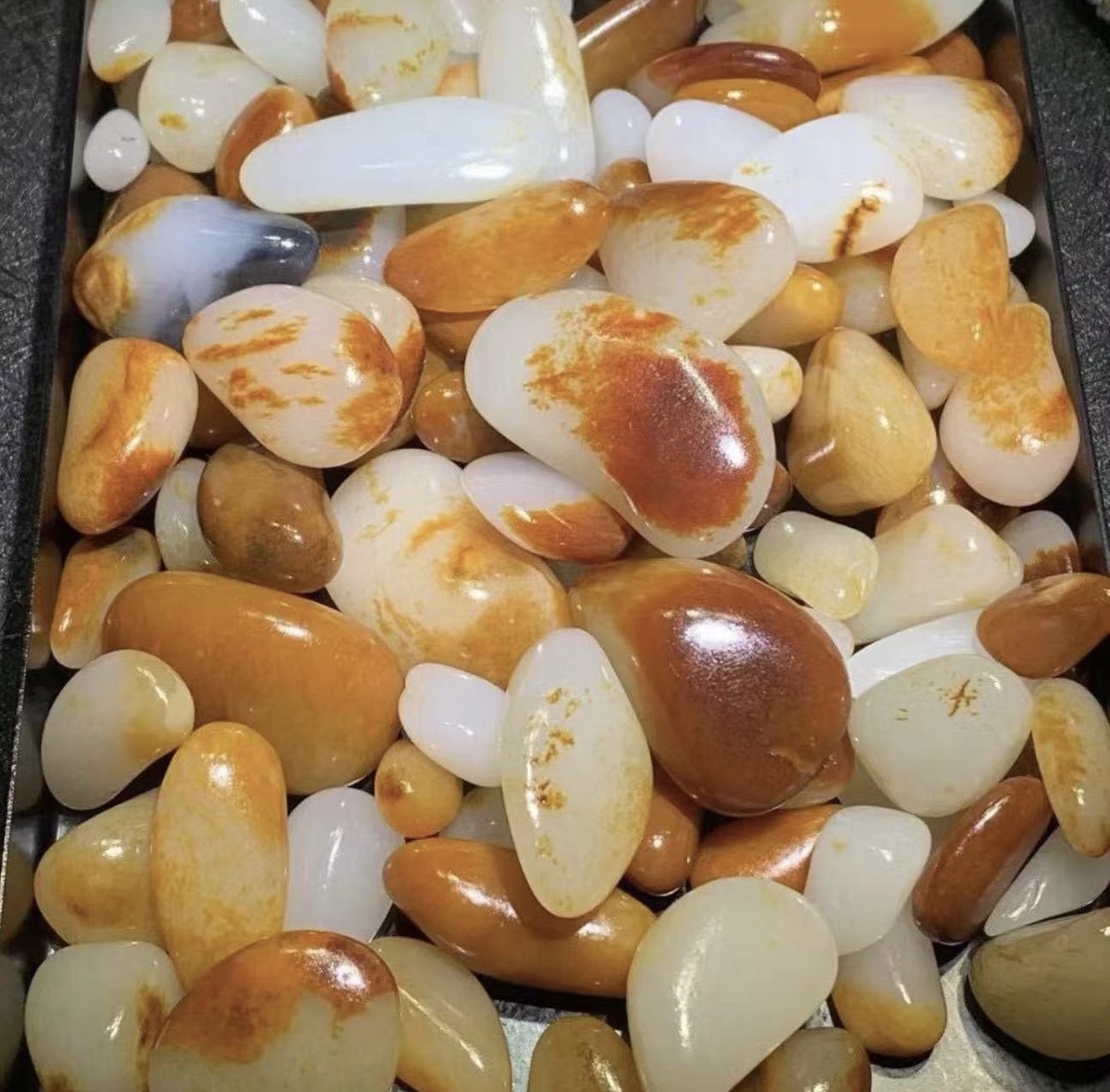 玉石籽料手把红皮白肉多样性发货随机一件