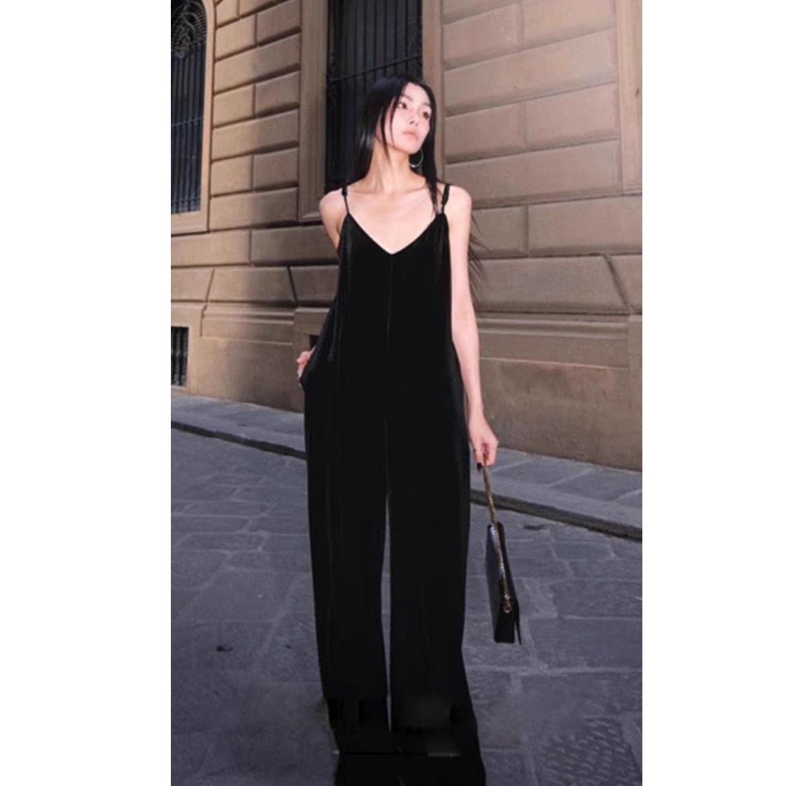 2024夏季新款宽松气质复古阔腿黑色显瘦高级感V领吊带连体裤