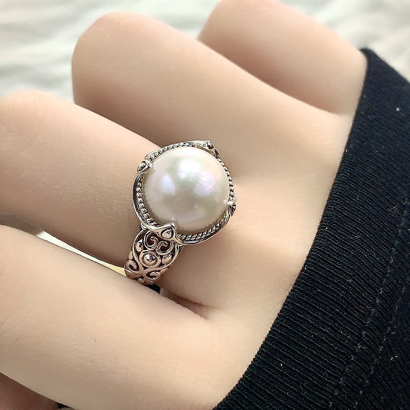 复古珍珠镂空图腾女王戒指
