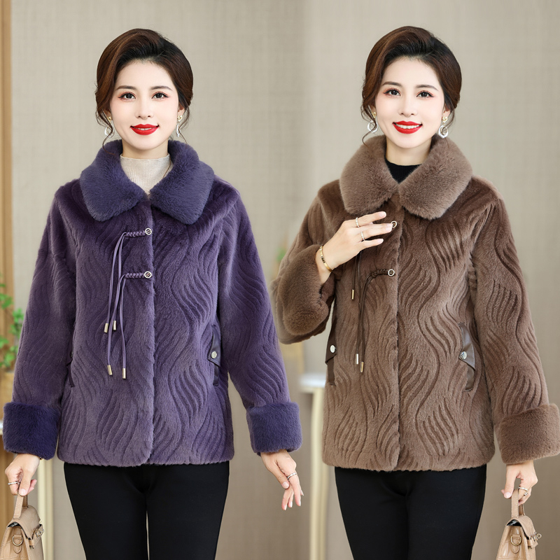 2023妈妈装外套冬季新款阔太太中老年洋毛领一体保暖百搭时尚上衣