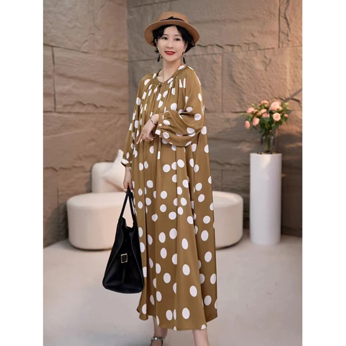 2024新款气质轻奢宽松波点连衣裙女长袖圆领中长款裙子 GD5007