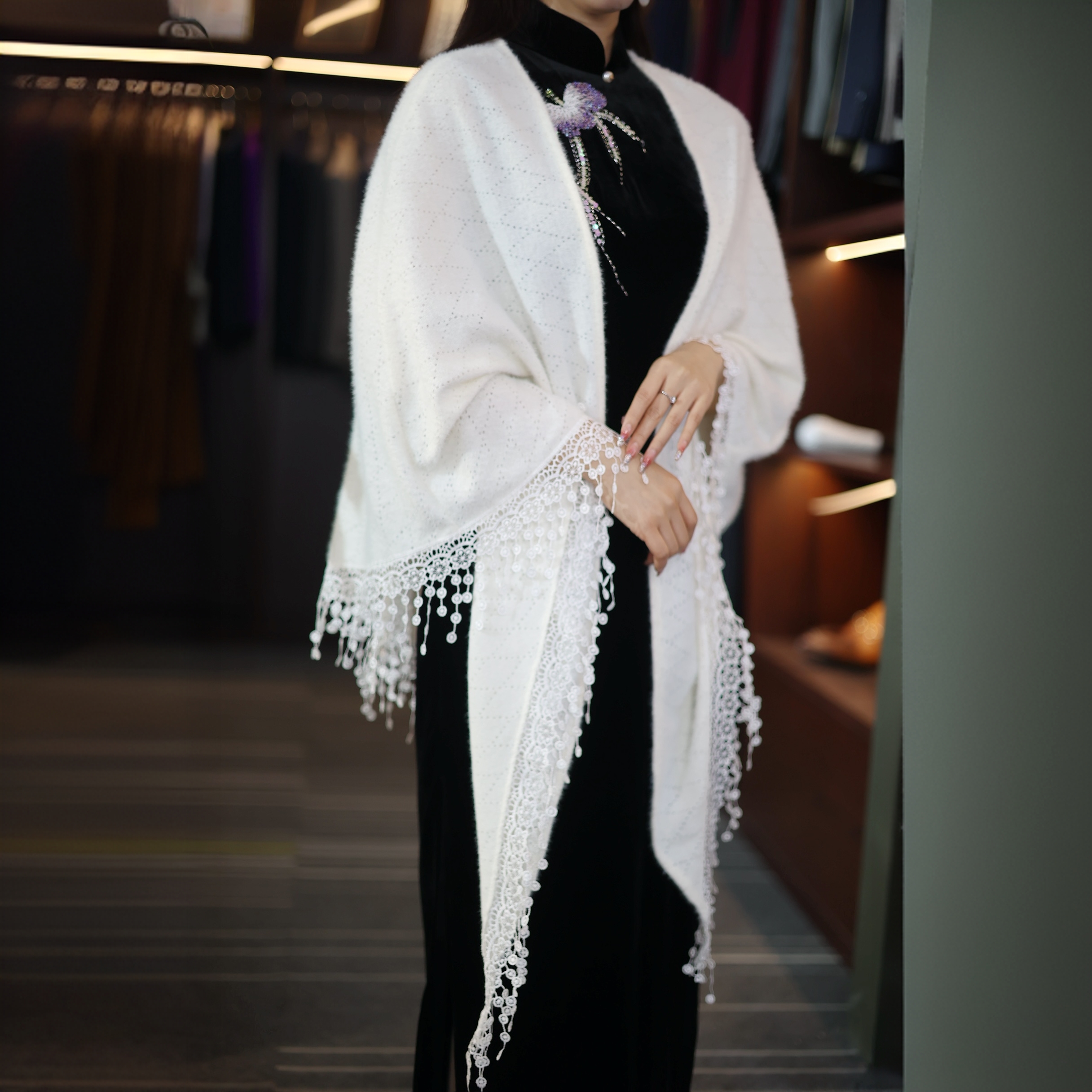 白色连衣裙披肩旗袍时尚复古高贵披肩高贵连衣裙