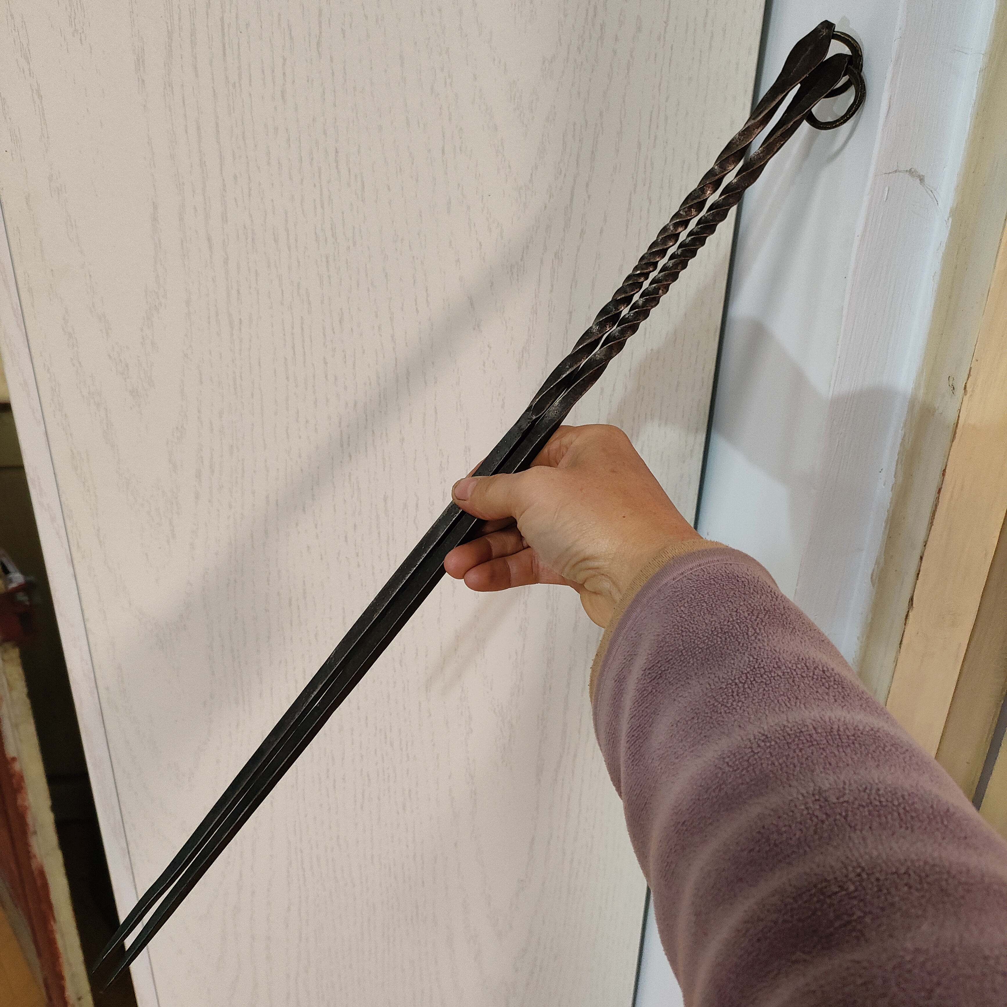 一双夹火的筷子，商品如图