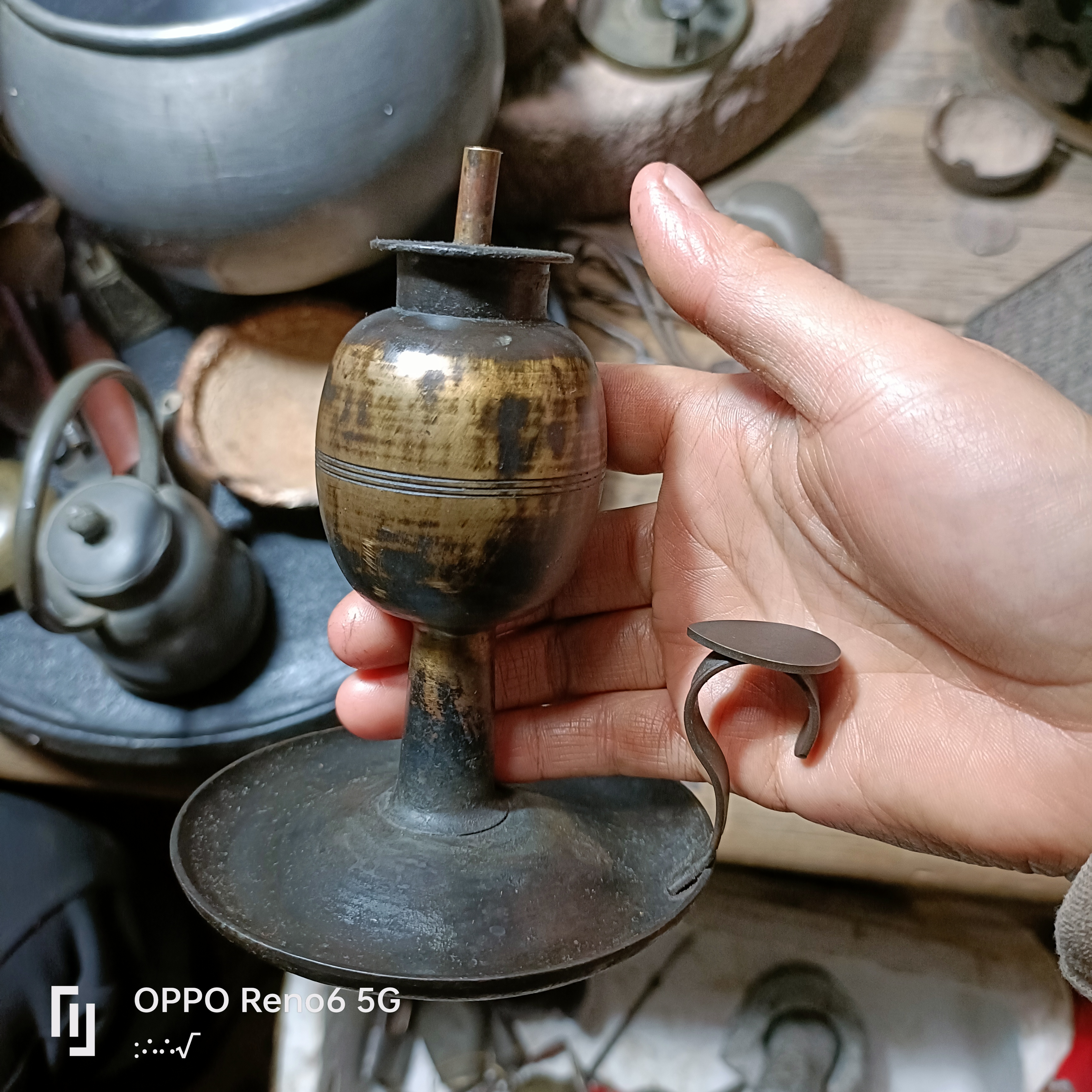 一个铜灯，商品如图