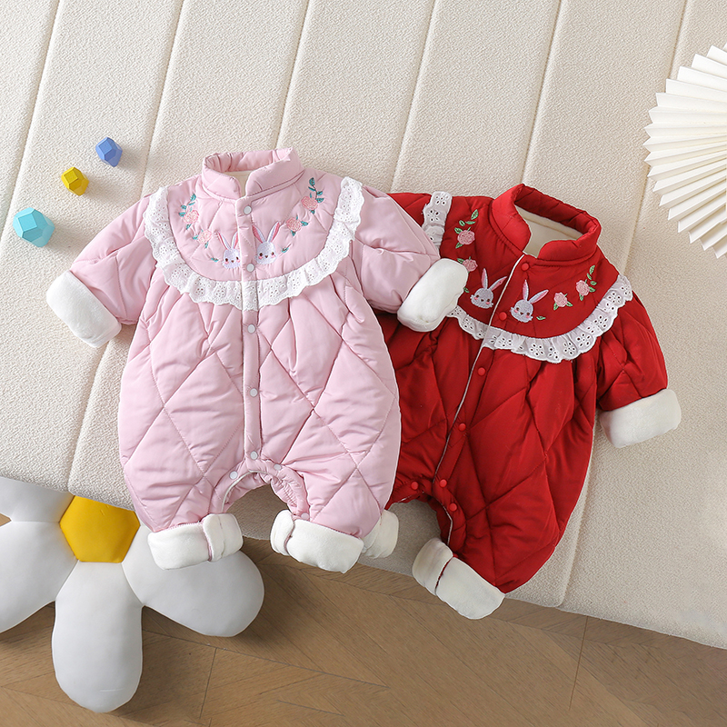 冬季超萌宝宝加绒加厚保暖连体衣喜庆外穿爬服菱格刺绣兔棉哈衣