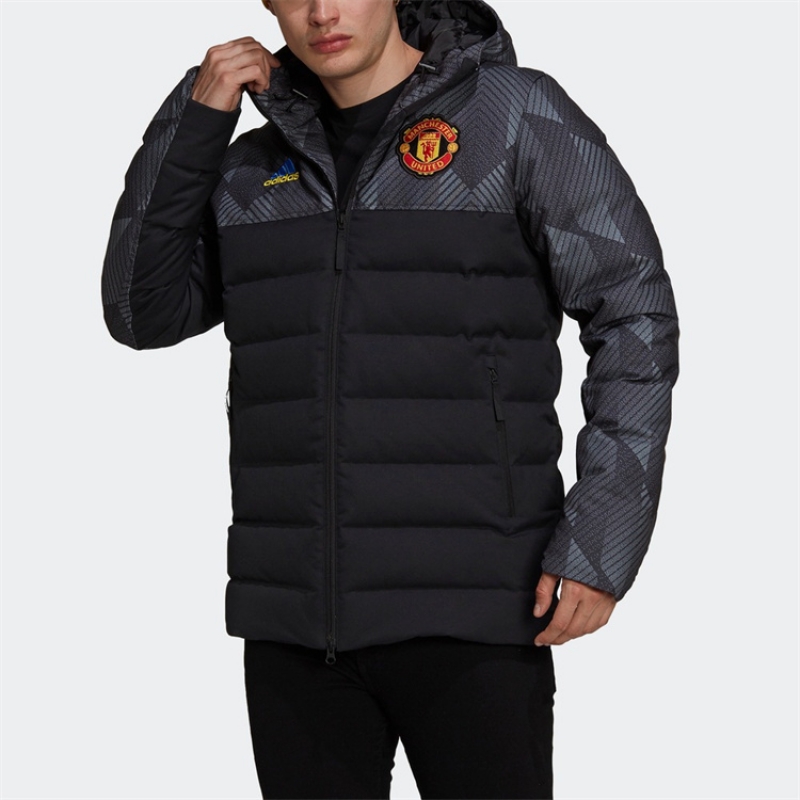 阿迪达斯正品男子时尚新款百搭曼联运动保暖连帽羽绒服外套GR3870