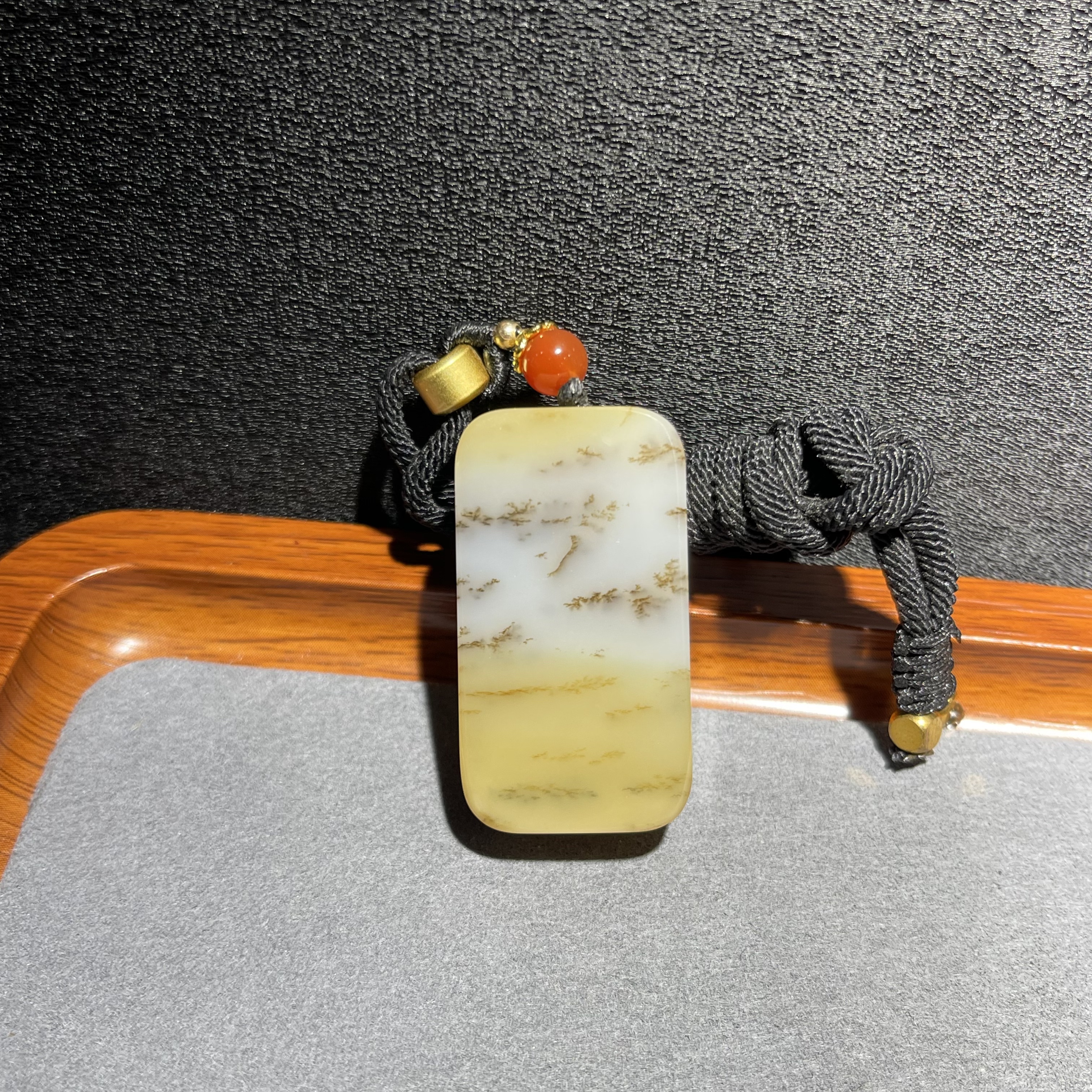 和田玉平安无事牌挂件