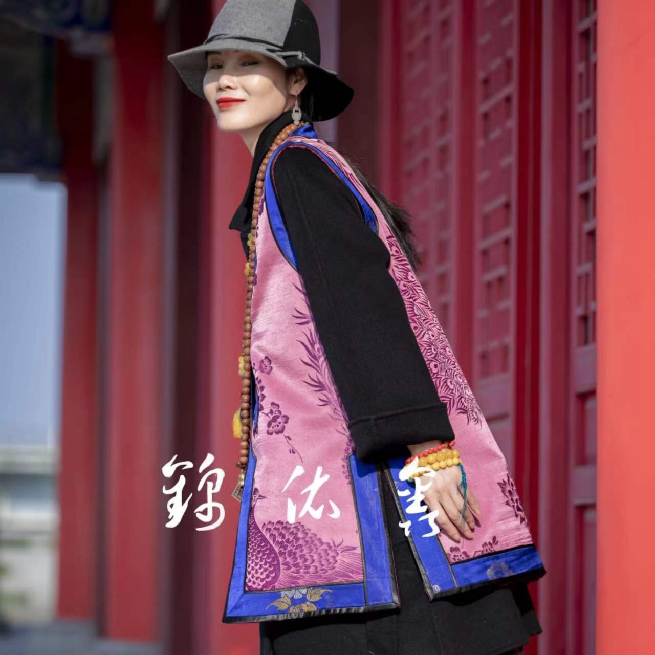 如意真丝精工老软缎面背心