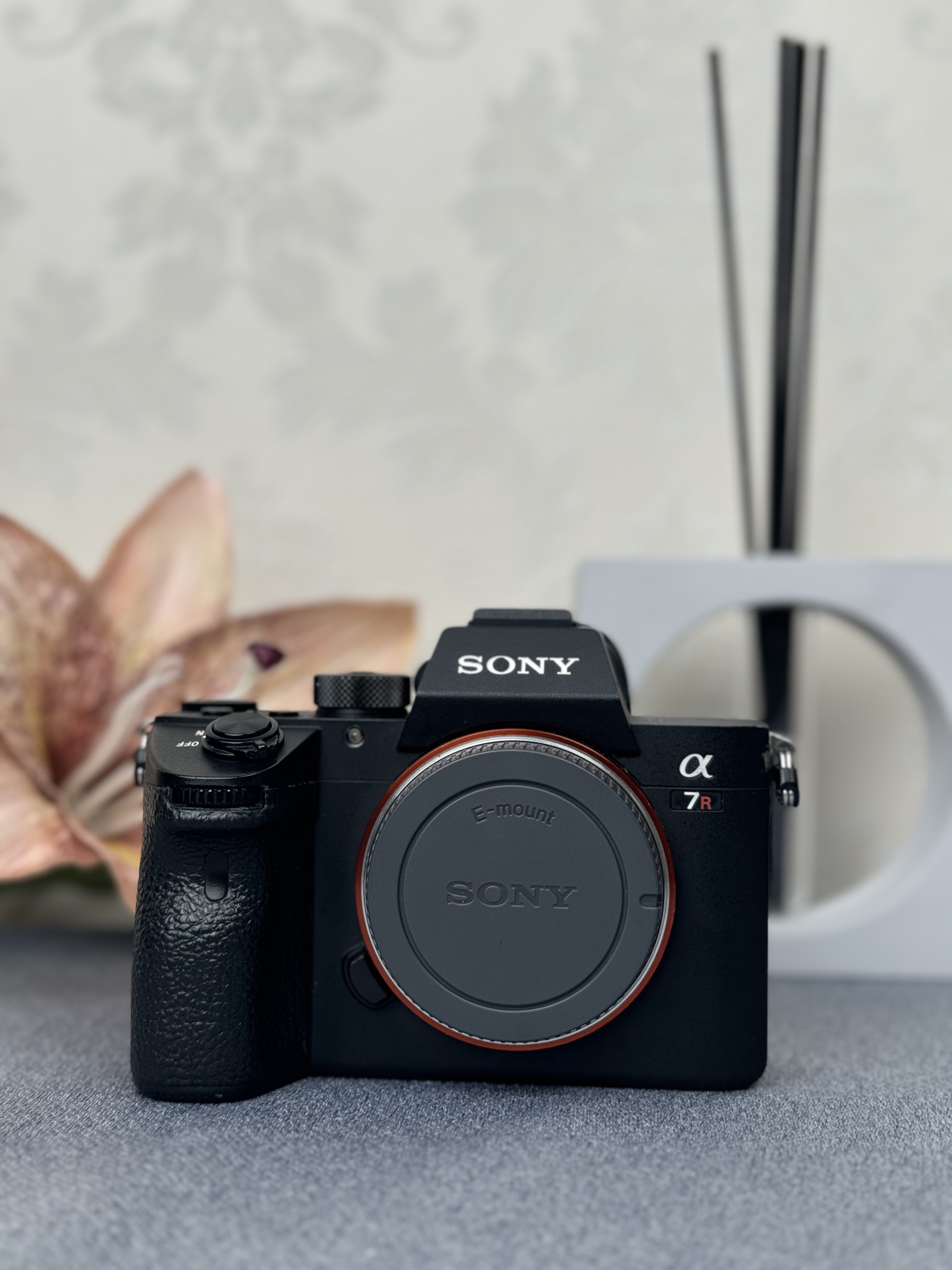 95新 Sony/索尼 索尼A7R3单机身+99新的索尼2870镜头