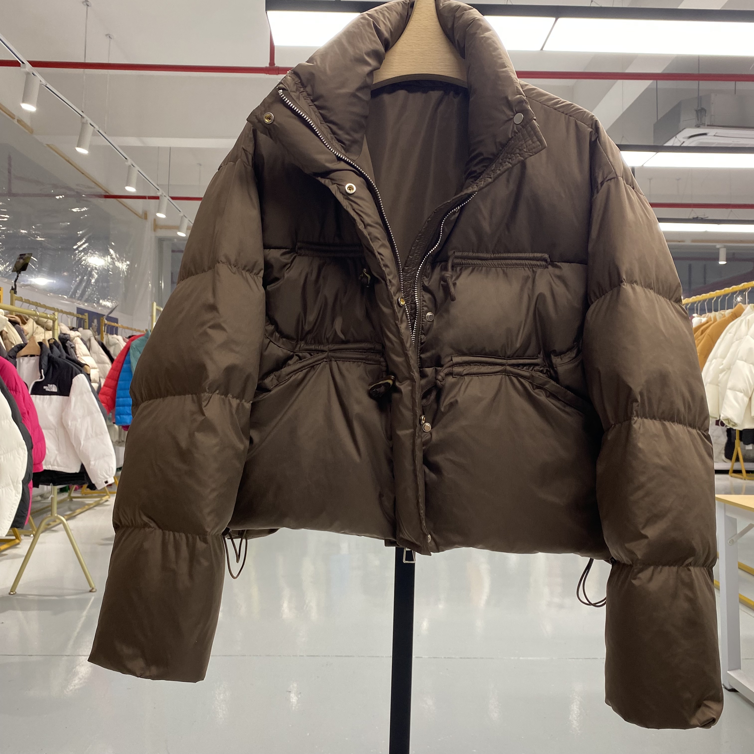 牛角扣羽绒服新款加厚白鸭绒面包服气质百搭修身减龄学生女士