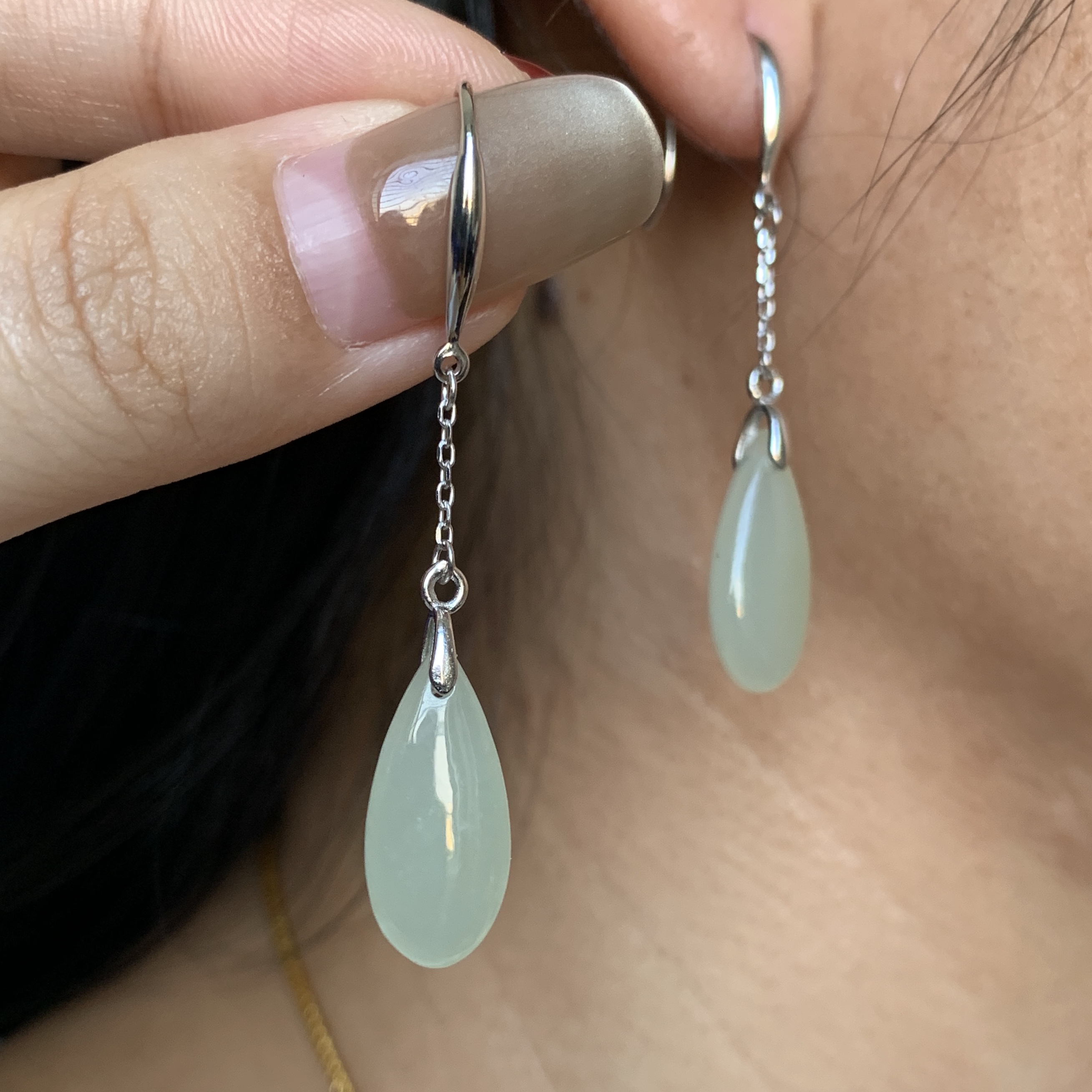 天然和田玉青白玉水滴耳环冰底耳坠925银耳钩银镶玉18*8mm左右