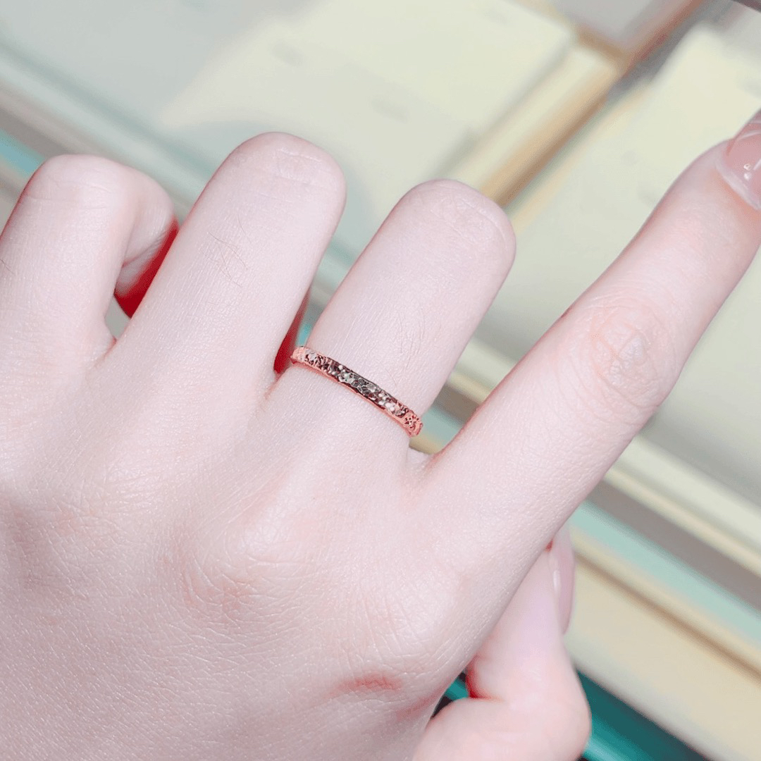 18k金戒指（窄版碎碎冰）偏小可拍大一码