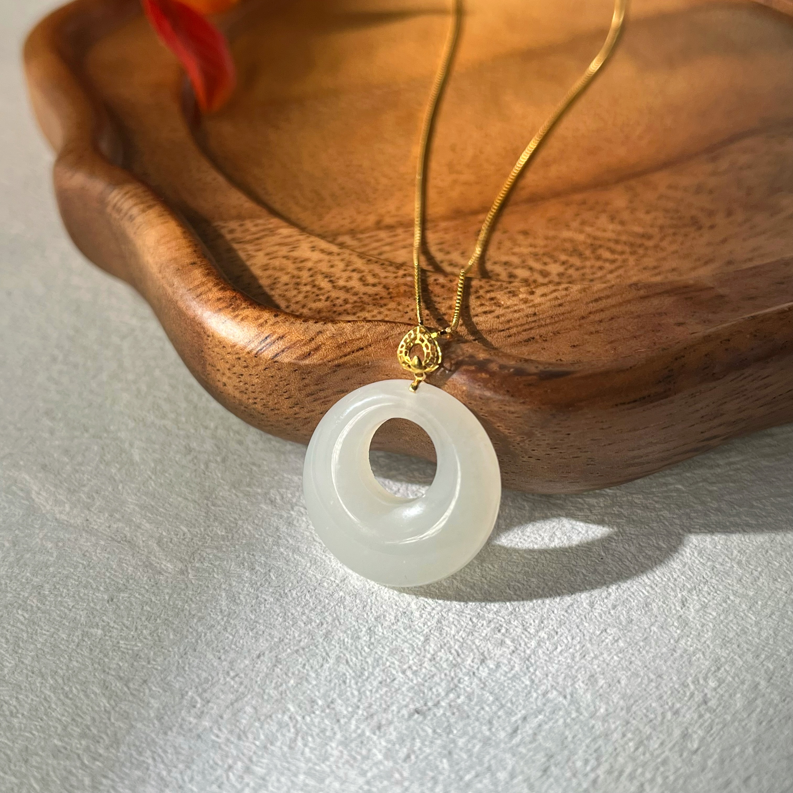 【望舒】大新珠宝 和田玉白玉18K金镶公主扣吊坠 平安扣-多样性发一