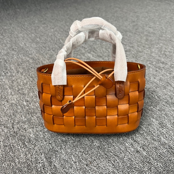 小众手工编织头层牛皮单肩手拎斜挎菜篮子女包