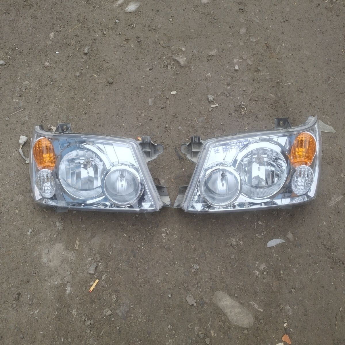 适配江铃宝典大灯前照明灯前大灯组合大灯原厂拆车件