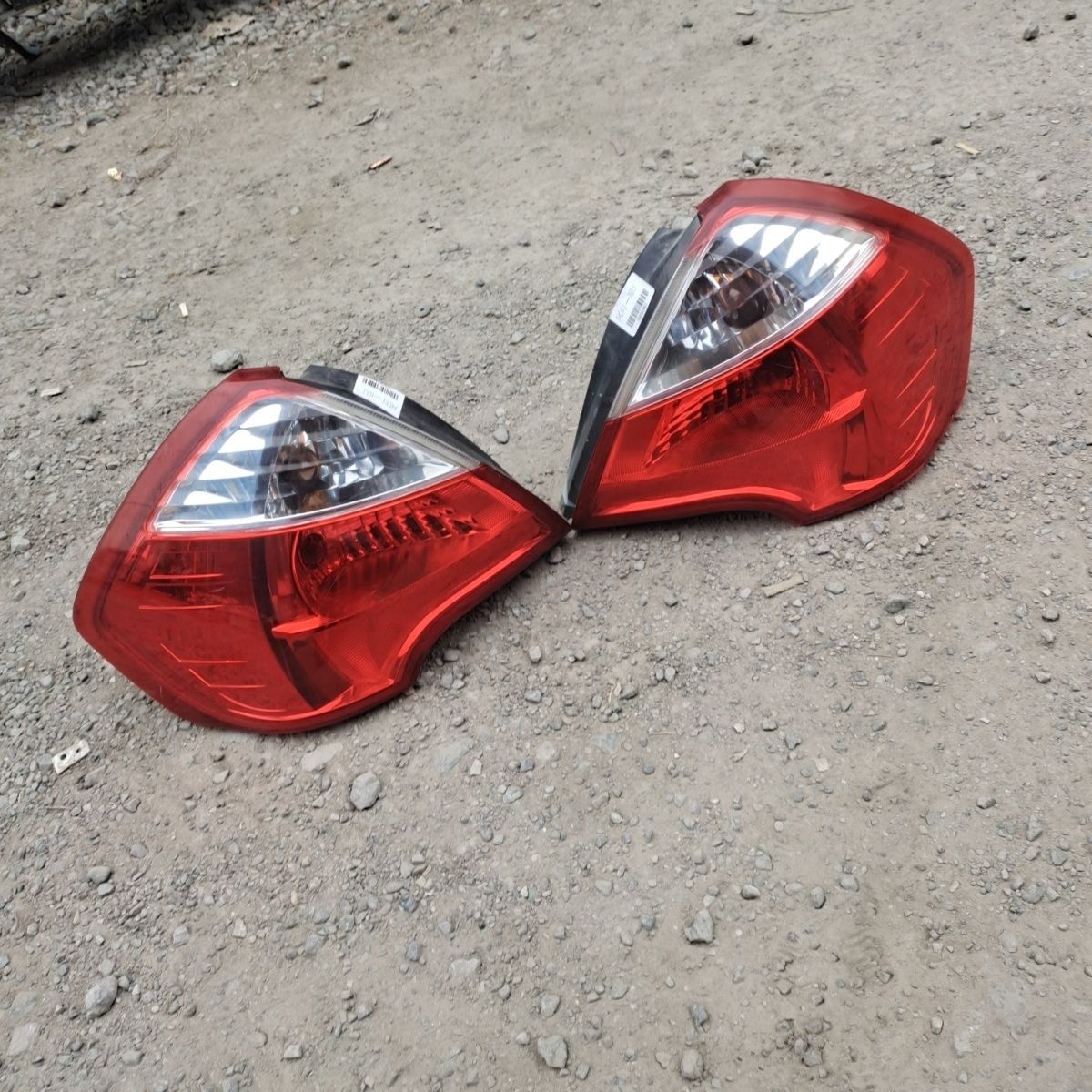 启辰D50尾灯刹车灯倒车灯防追尾灯