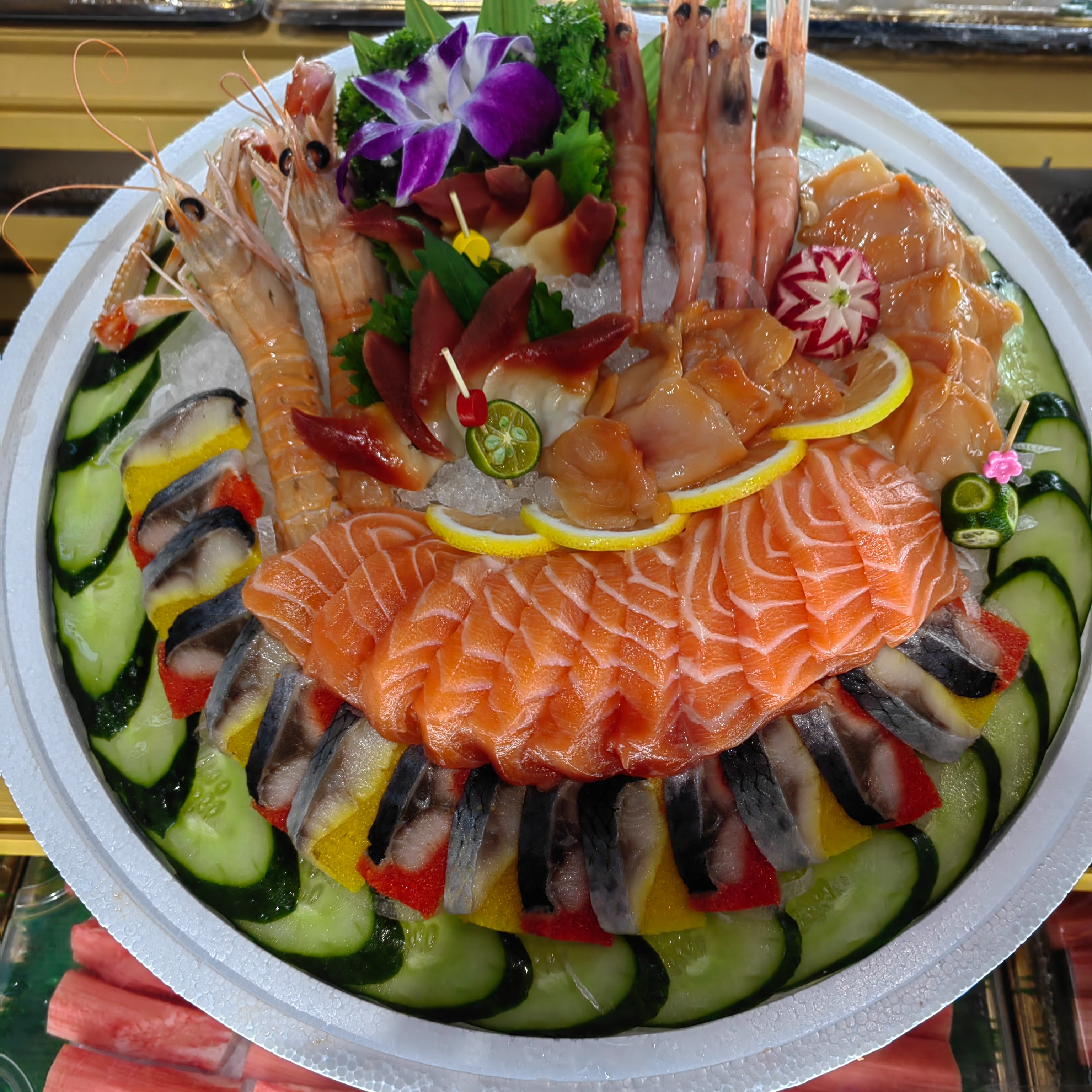 刺身拼盘228（鳌虾2+甜虾4+三文鱼+西鲮鱼籽+刺贝+北极贝）